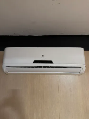 Vendo ar condicionado ELETROLUX 18mil BTUS