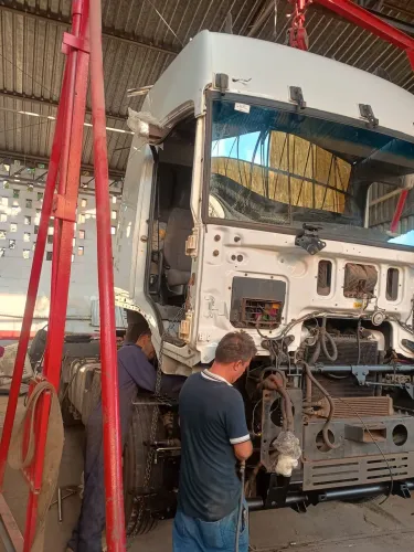 Vaga montador de caminhão com experiencia