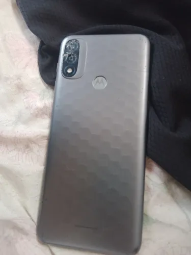 Motorola E20