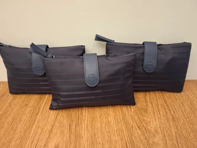 kit 3 necessaires lufthansa com amenidades