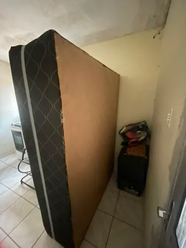 Vendo cama box casal usada pouco tempo de uso