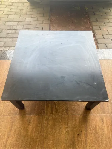 Mesa de Centro Quadrada Preta - Estilo Minimalista