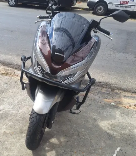 PCX 2022 única dona!
