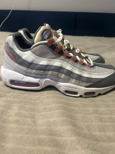 Air max 95 cinza e branco red stardust TAM:43