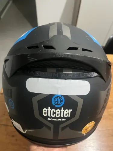 Capacete escamoteável