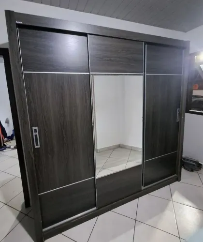 Guarda roupas casal com espelho ( USADO) entrega e montagem grátis