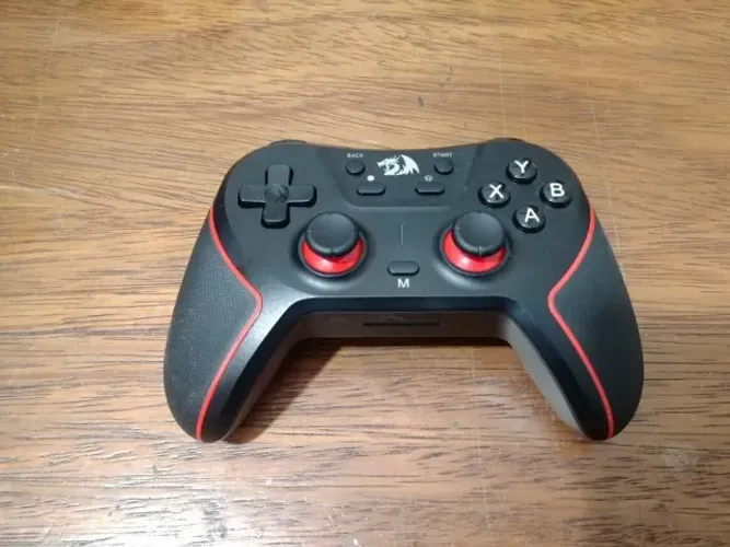 Controle gamepad Redragon G712 p/ Android / PC / Switch