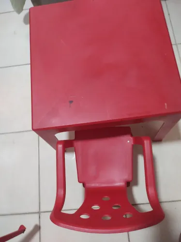 mesinha com cadeira