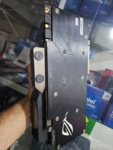 Placa de video Asus Rog Poseidon platinun Gtx 1080ti 11gb