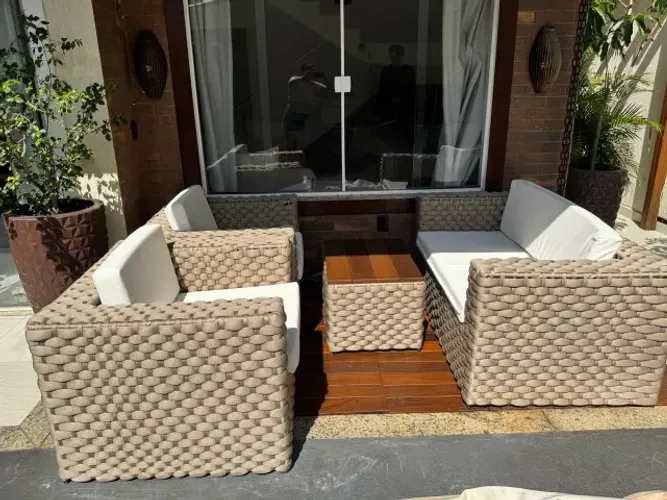 VENDO JOGO DE POLTRONAS EM CORDA NÁUTICA TRANÇADA COM ACENTO EM AQUABLOCK BRANCO E MESA