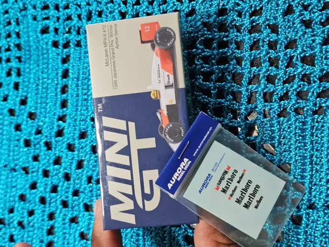 Miniatura mini gt 1090 maclaren senna