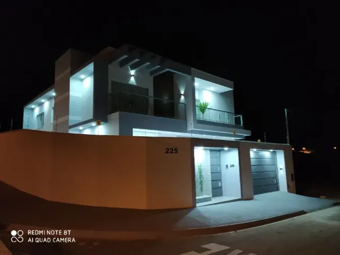 Excelente em casa em bairro residencial muito tranquilo e valorizado!!