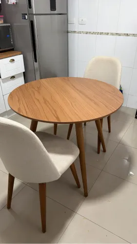 Mesa de Jantar Redonda com 2 Cadeiras - Estilo Moderno