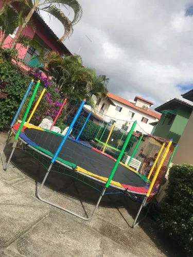 Vendo cama elástica grande 4,27M