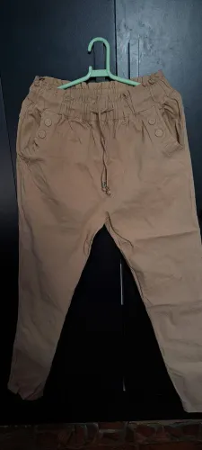 Calça bem confortável de elástico nova