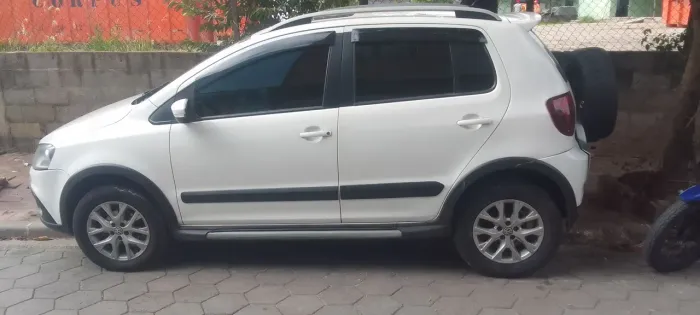 Volkswagen Crossfox 1.6 MI Total Flex 8V 5P 2013