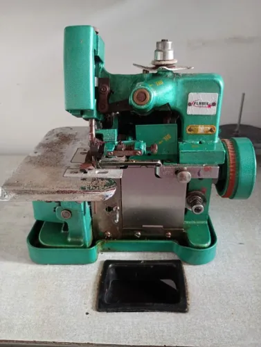 Maquina Overlock Chinesinha