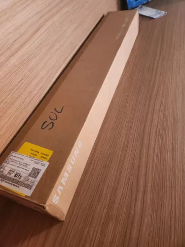 Soundbar Samsung 2.0 canais<br><br><br><br><br><br><br><br><br><br><br><br><br><br>1 de 13<br>Soundbar Samsung HW-B400F 2.0 Canais