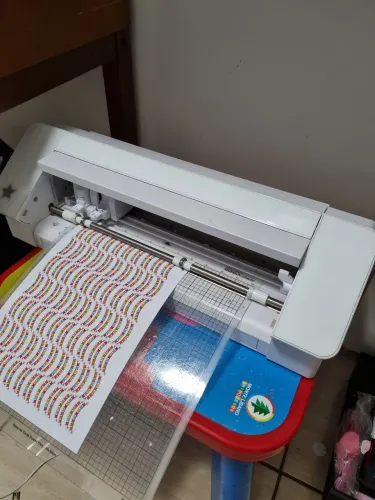 Silhouette cameo 4