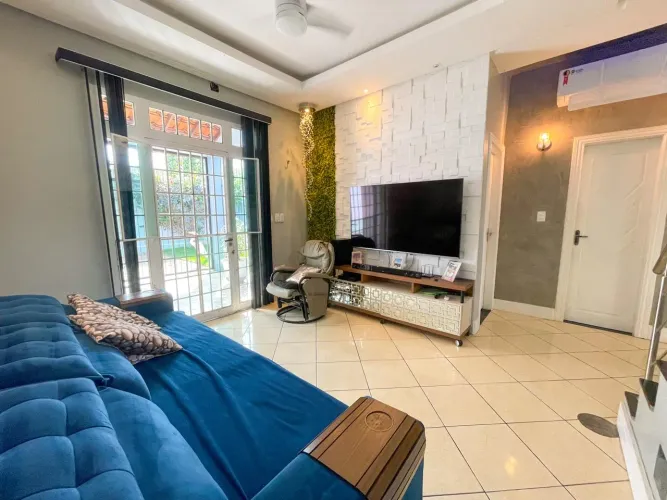 Casa no Conjunto dos Sargentos em Flores com 4 Quartos Sendo 1 Suíte e 3 Vagas