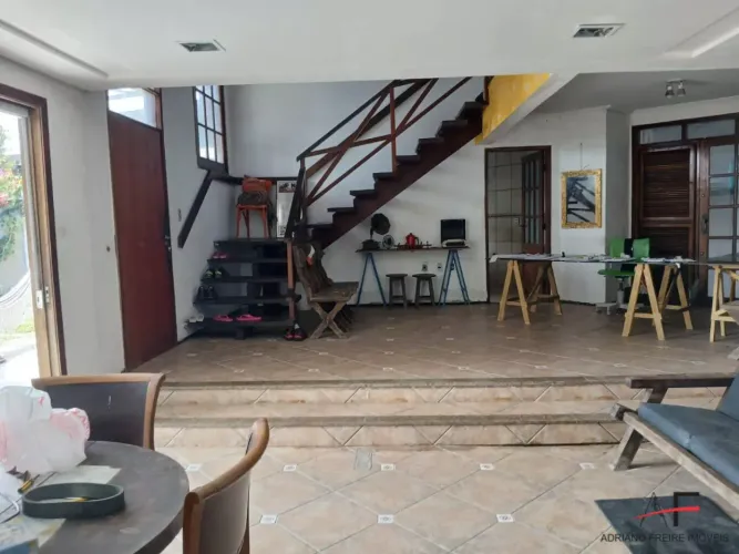 Excelente Casa Duplex com 4 quartos para locação no Parque Manibura