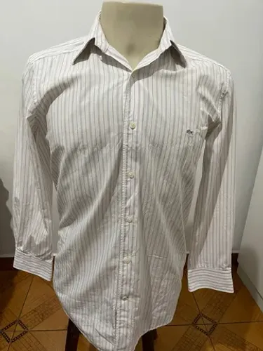 Camisa Lacoste Original e em ótimo estado de conservação.