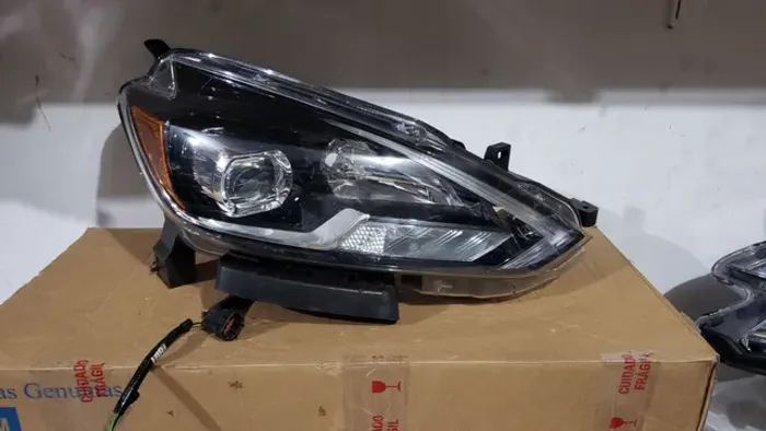 Farol Nissan Sentra Com Led Xenon Original 17/21