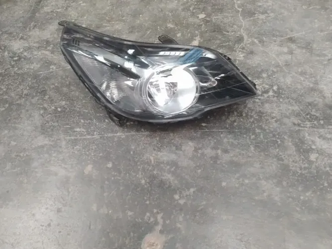 Farol Agile Montana 2009 ate 2013