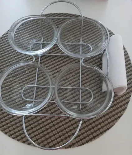 Petisqueira em inox com porta guardanapo e 4 potes de vidro incolor