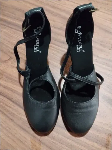 Sapato de dança com tiras Cruzadas