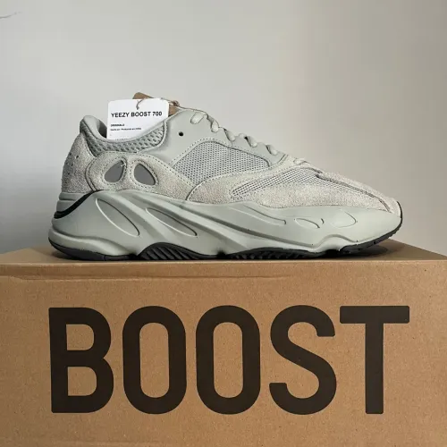 YEEZY 700 V1 SALT TAM. 42BR