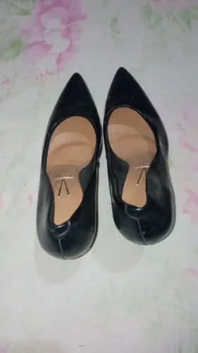 Scarpin preto Vizzano