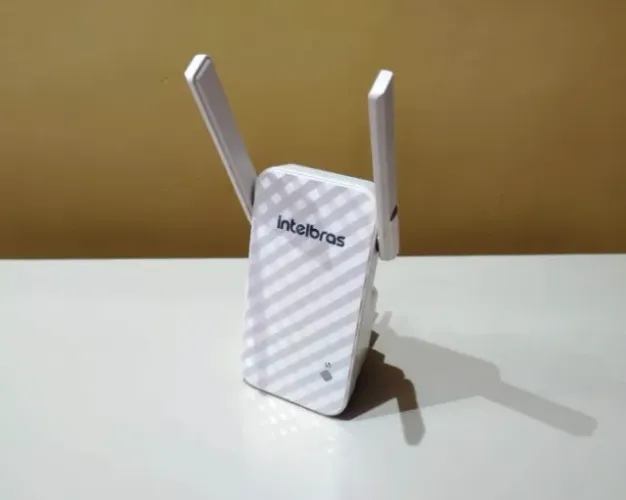  Repetidor Wi-fi IWE 3001 Intelbras Branco - Bivolt