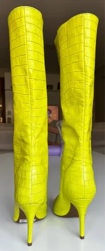 Botas de salto alto verde cano alto