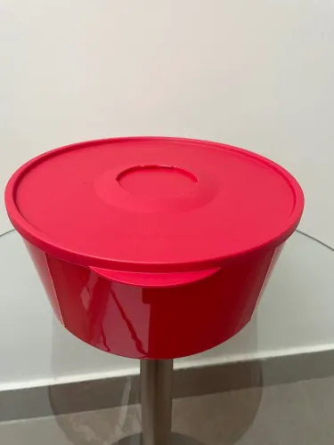 Tupperware Vermelho com Tampa 4,3 litros