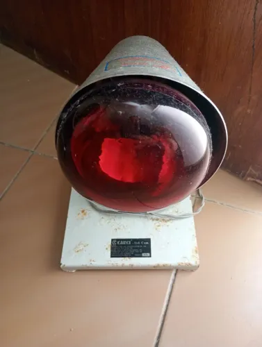 Vendo um aparelho infravermelho usada em sessões de fisioterapia