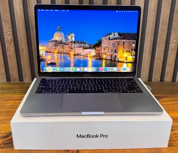 MacBook Pro 2019 i5/8GB/SSD256GB スペースグレイ macbook pro 256gb 2019