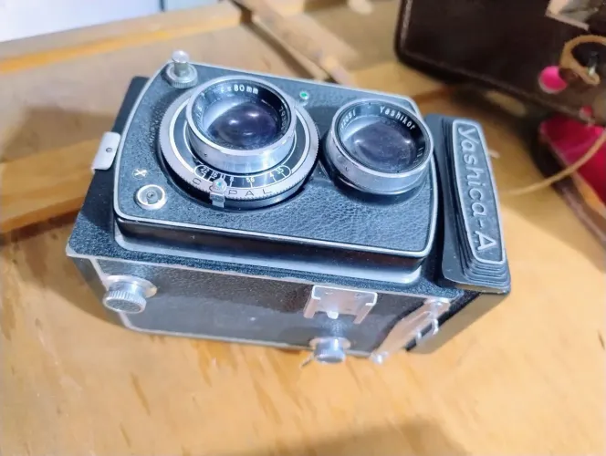Câmera fotográfica Yashica-A vintage
