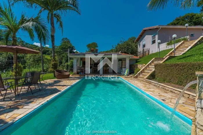 Casa à venda no Condomínio Vale da Santa Fé em Vinhedo - SP