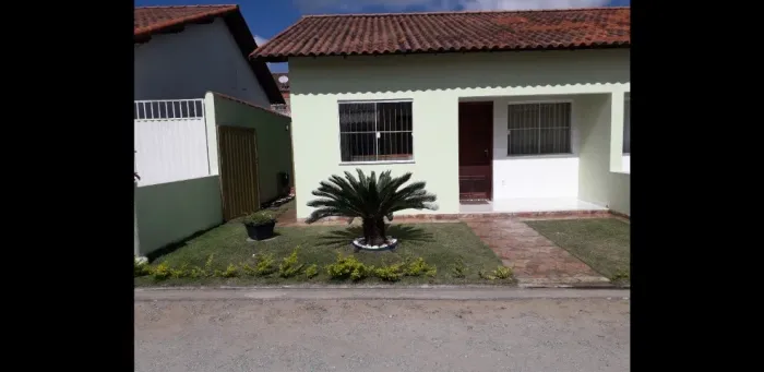 Linda Casa com 2 Quartos em Condomínio, em Araruama