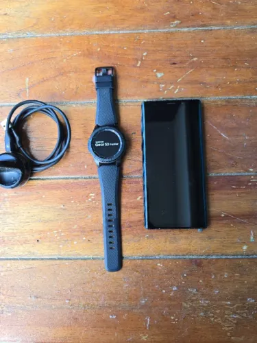 Conjunto Samsung Galaxy + Smartwatch Gear S3