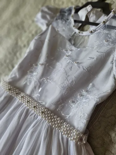 Vestido de festa branco para menina