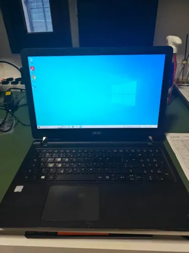 Notebook Acer  Tela full hd Processador i3-7100u Memoria DDR4 8GB SSD SATA 128gb com garan