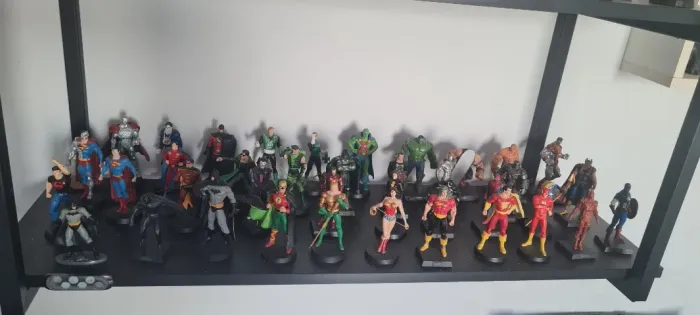 Miniaturas DC e MARVEL de chumbo