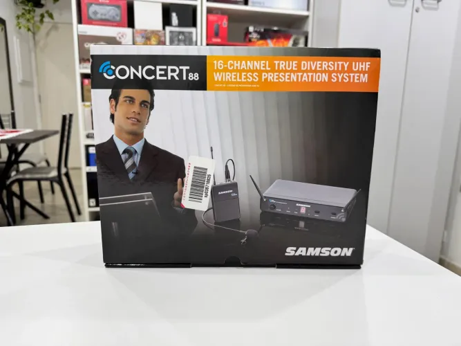 Sistema de Microfone Sem Fio para Apresentação Samson Concert 88