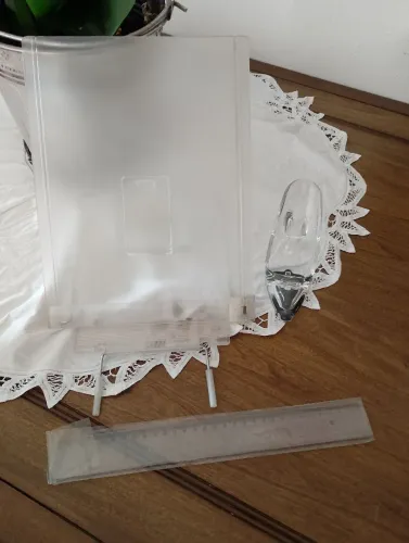 Porta-documentos  em acrílico transparente