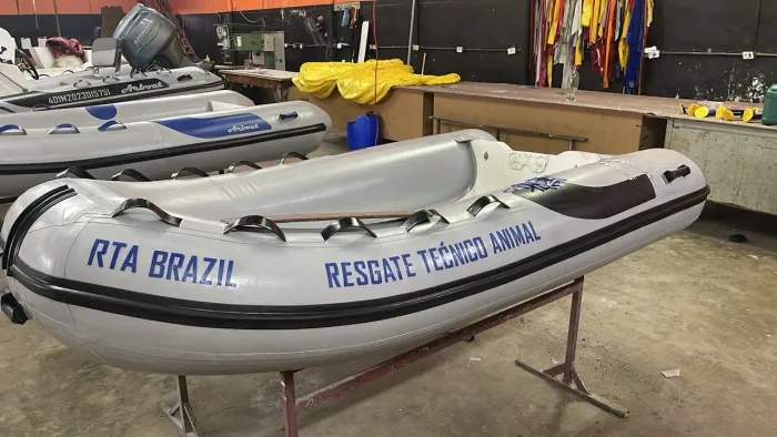 Bote Zefir 280 - recém reformado 