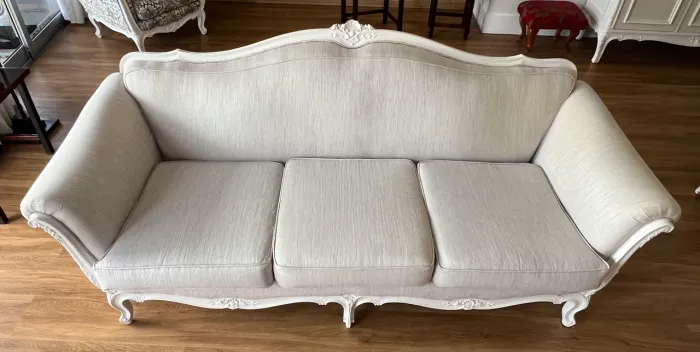 Conjunto Luís XV (Sofá, mesa de jantar e 4 cadeiras)