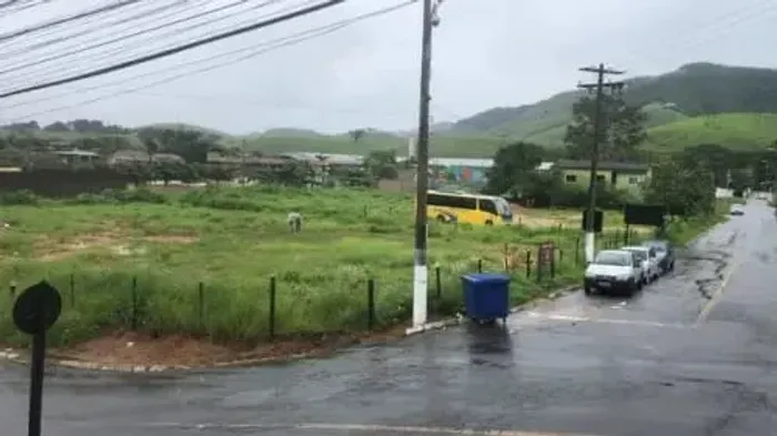 Lote em Viana Sede, 360 metros, por apenas 250 mil somente a vista!!