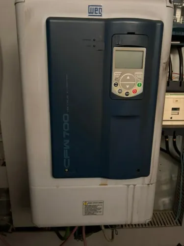 Inversor Weg cwf 700 88 AMP 380v